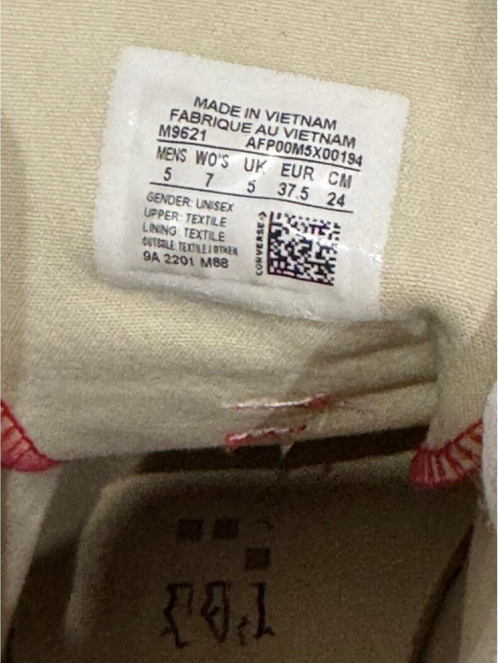 Converse - Picture 4 of 4